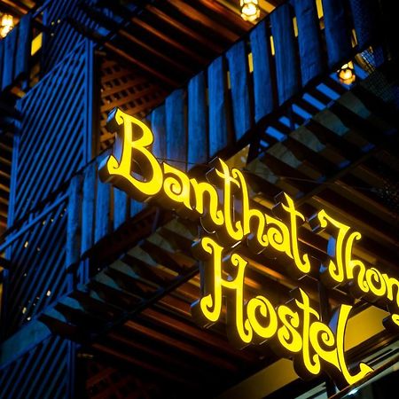 Banthat Thong Hostel Bangkok Zewnętrze zdjęcie